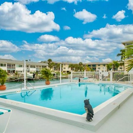 Where The Sun Meets The Water St. Pete Beach Exterior photo