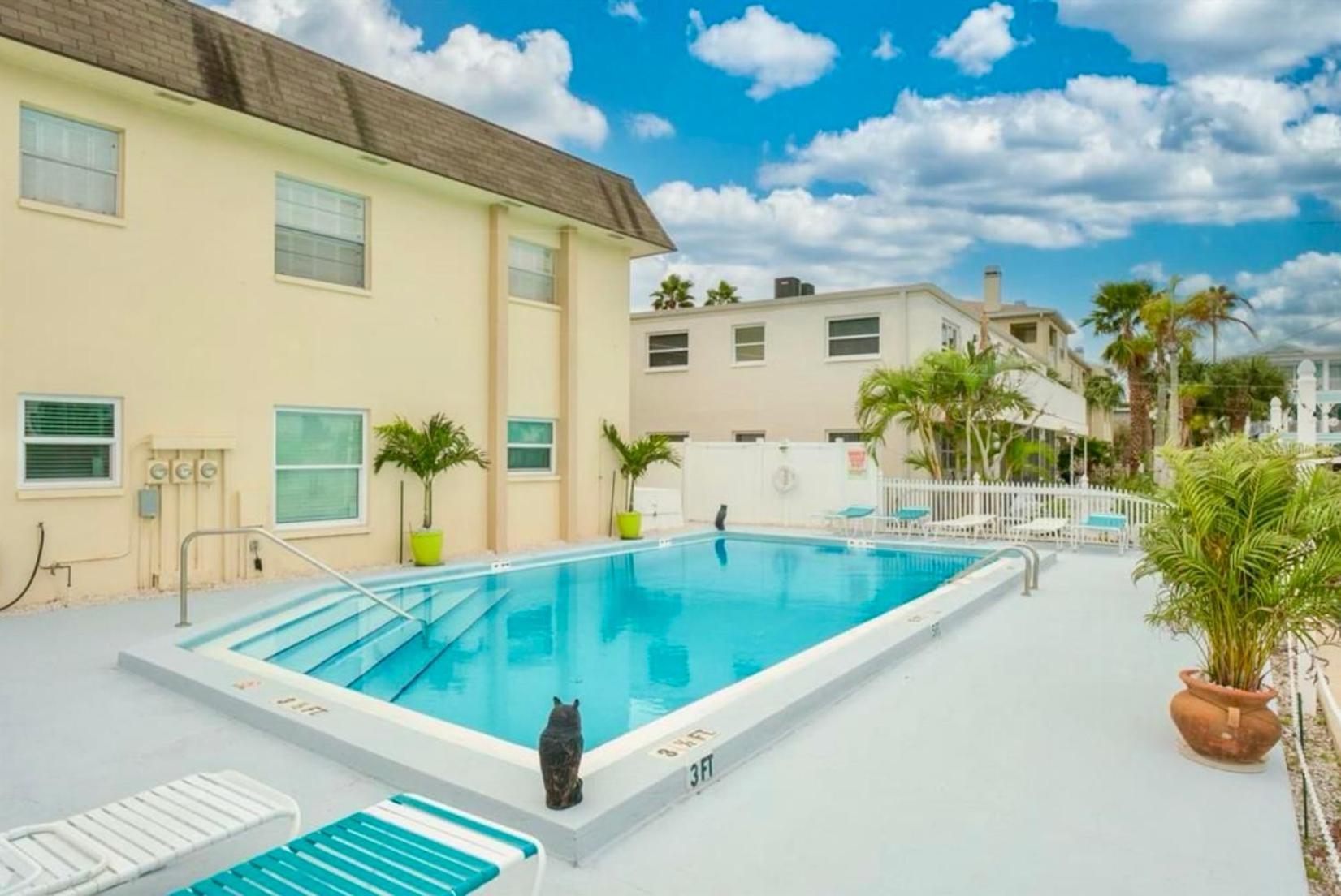 Where The Sun Meets The Water St. Pete Beach Exterior photo